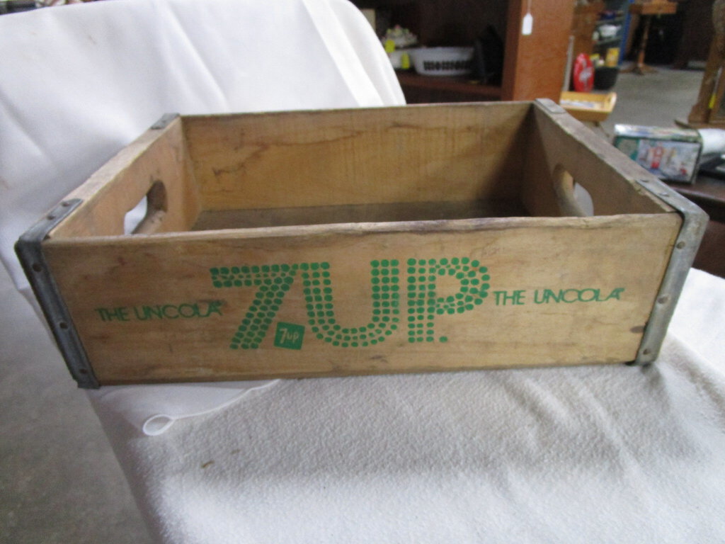 Vintage 7-Up Wood Storage Carry Liter Crate