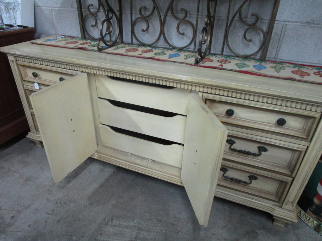 Vintage Stanley Furniture French Provincial Dresser Vintage Stanley Furniture French Provincial Dresser
