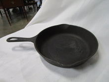 Load image into Gallery viewer, Vintage Wagner Ware Sidney -0- #6 Cast Iron Skillet Pan
