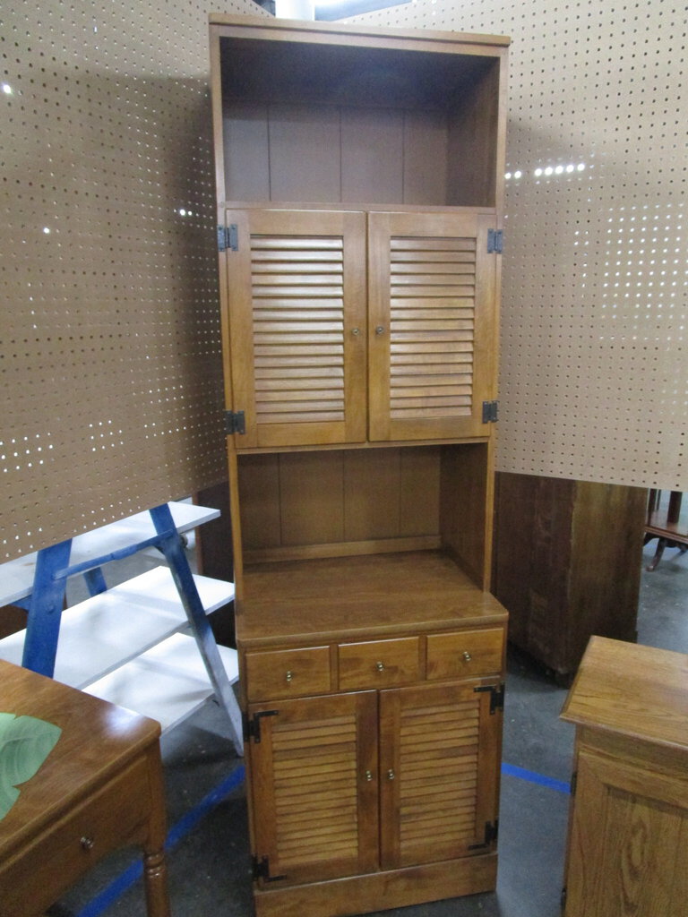 Vintage Ethan Allen Nutmeg Maple Two Piece Storage Display Hutch Cabinet