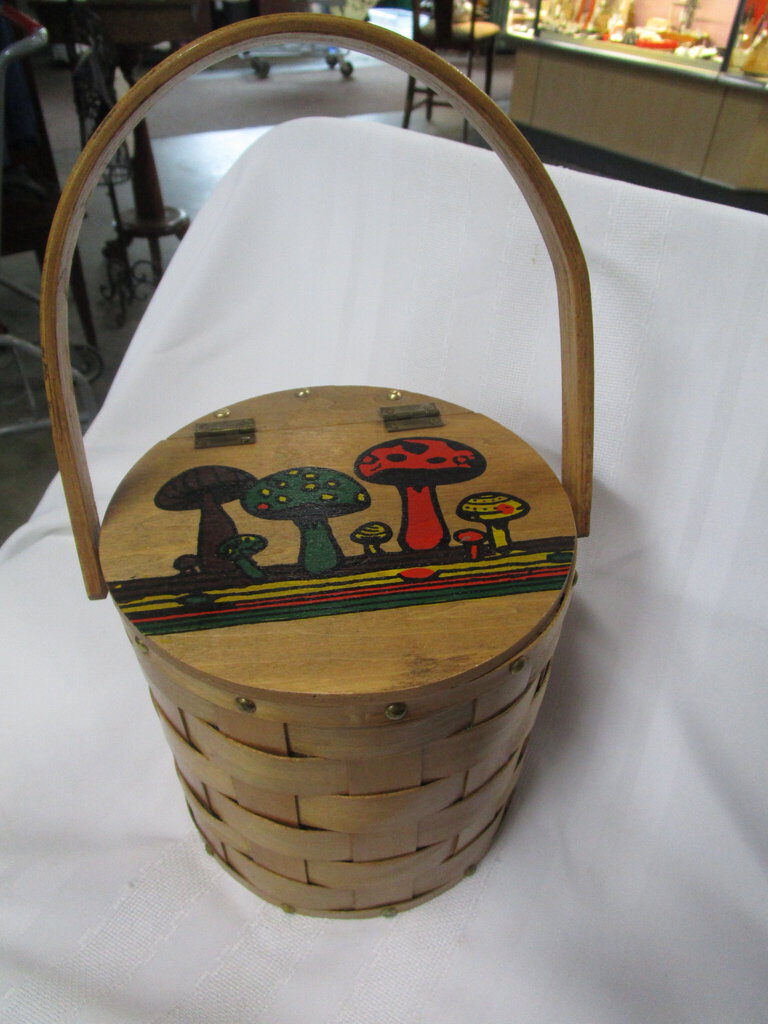 Vintage Woven Wicker Round Basket Purse with Swing Handle and Mushroom Motif