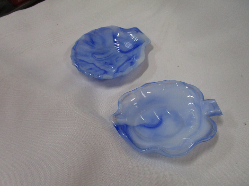 Vintage USA Akro Agate Clamshell and Leaf Trinket Dishes Set of 2