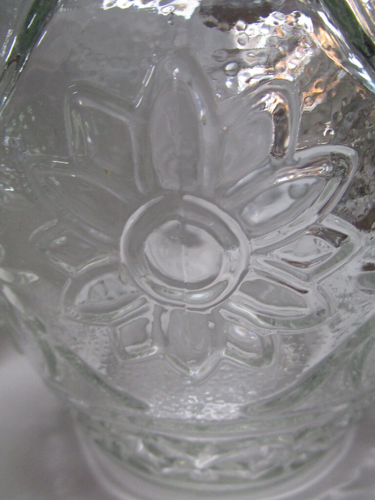 Tiara Indiana Clear Pressed Glass Sunflower Cookie Biscuit Jar – Standpipe  Antiques