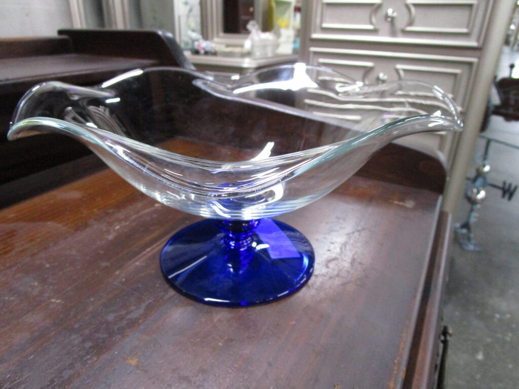 Vintage Princess House Cobalt Blue and Clear Glass Wavy Console Decor Bowl