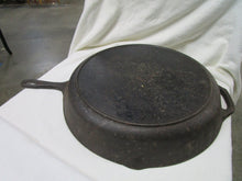 Load image into Gallery viewer, Vintage Unmarked #1 Heat Ring Large Cast Iron Skillet

