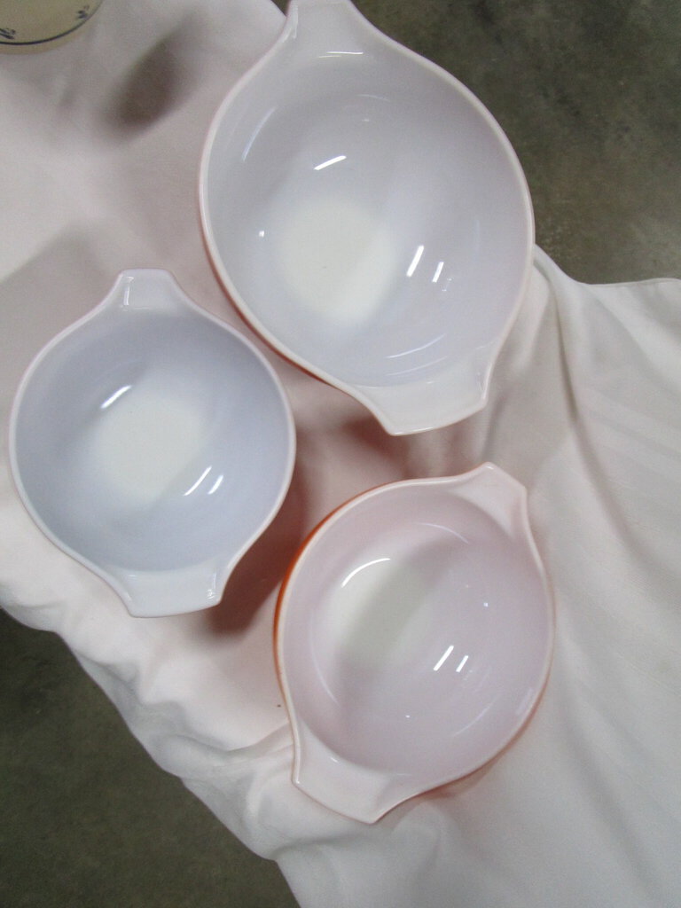 Vintage Pyrex Purple Nesting Mixing Bowl (322,323,325) Set of 3