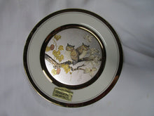 Load image into Gallery viewer, Vintage Chokin Art 18Kt Gold Rim Owl Pair on Branch Decor Wall Plate
