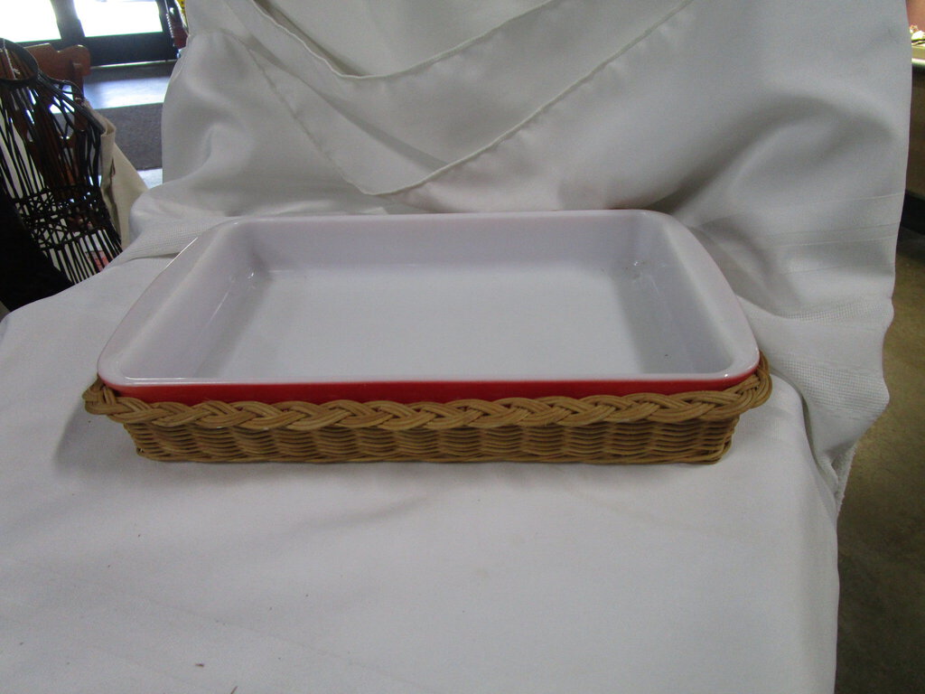 Vintage Pyrex 232 2 Quart Rosy Pink Casserole Dish with Wicker Dish Cozy