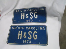 Load image into Gallery viewer, 1974 South Carolina Matched Pair H&amp;SG Automobile Car License Plate Pair
