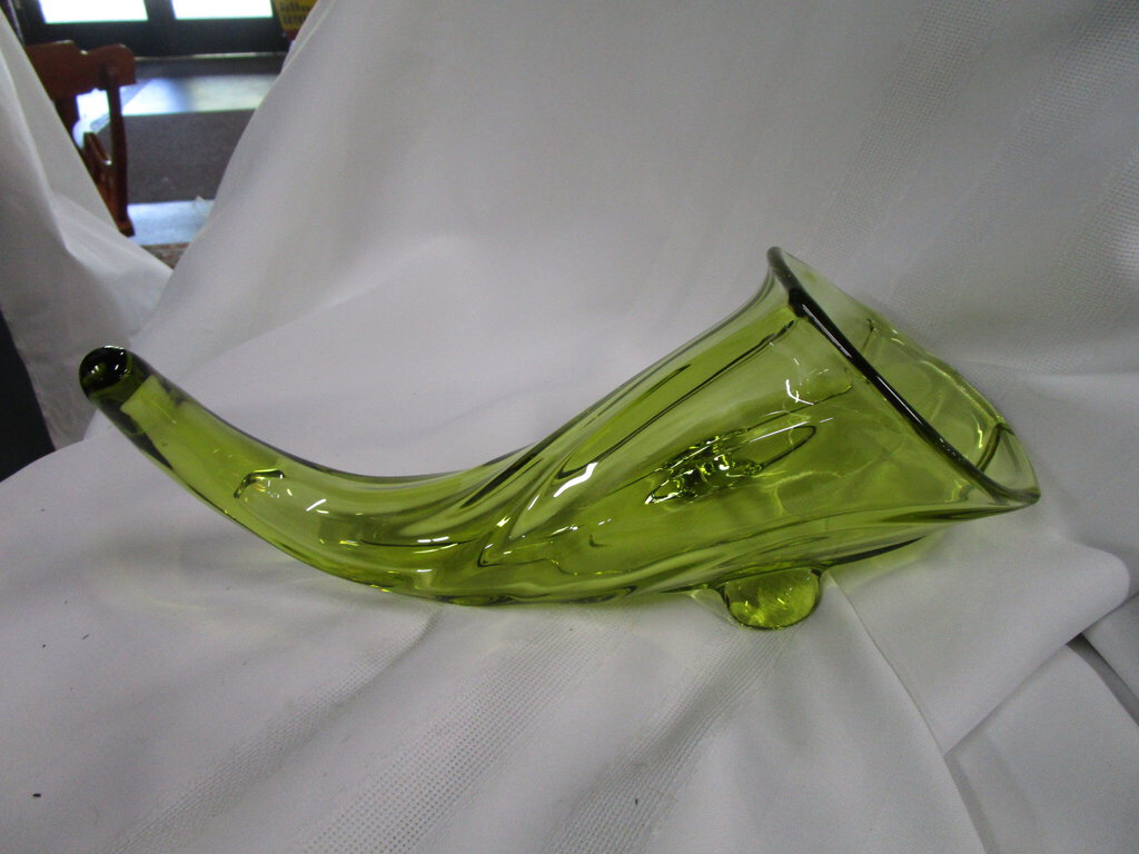 Vintage Duncan Miller Green Glass Horn of Plenty Cornucopia Decor ...