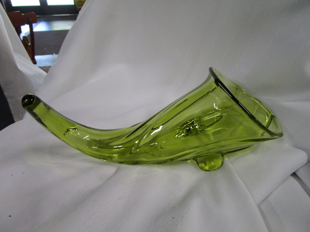 Vintage Duncan Miller Green Glass Horn of Plenty Cornucopia Decor