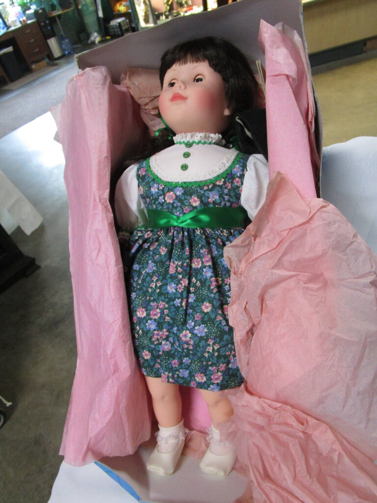 Vintage Madame Alexander Jessica Brown Hair 18 inch Doll with Original Box