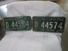 Load image into Gallery viewer, 1970 South Carolina 300 Years 1670-1970 D 44574 Matched Pair Automobile License Plate Tag
