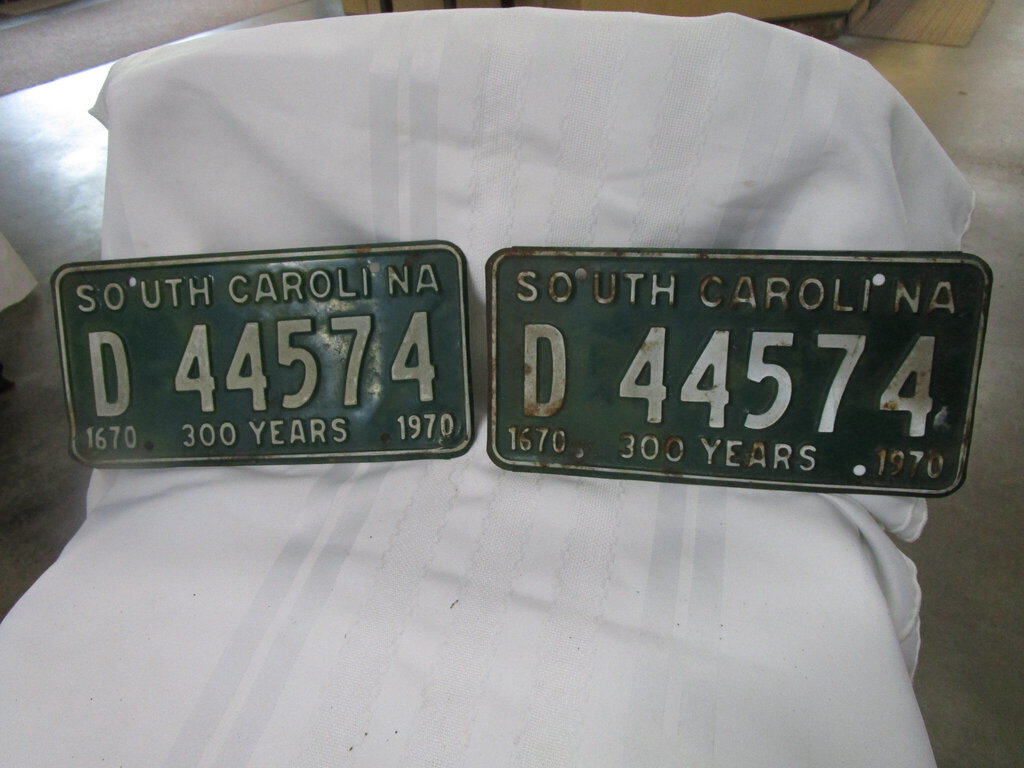 1970 South Carolina 300 Years 1670-1970 D 44574 Matched Pair Automobile License Plate Tag