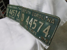 Load image into Gallery viewer, 1970 South Carolina 300 Years 1670-1970 D 44574 Matched Pair Automobile License Plate Tag
