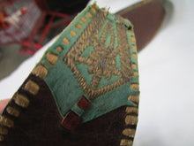 Load image into Gallery viewer, Vintage Baluja&#39;s New Delhi Handmade Leather Ceremonial Embroidered Shoe Slippers
