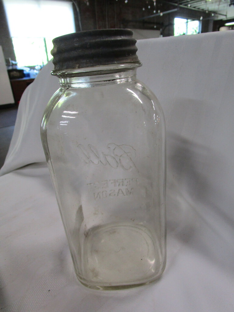 Vintage Ball Clear Half Gallon Glass Mason Jar with Twist on Lid