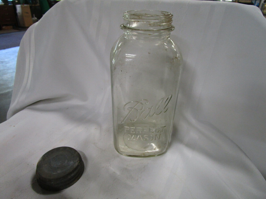 Vintage Ball Clear Half Gallon Glass Mason Jar with Twist on Lid