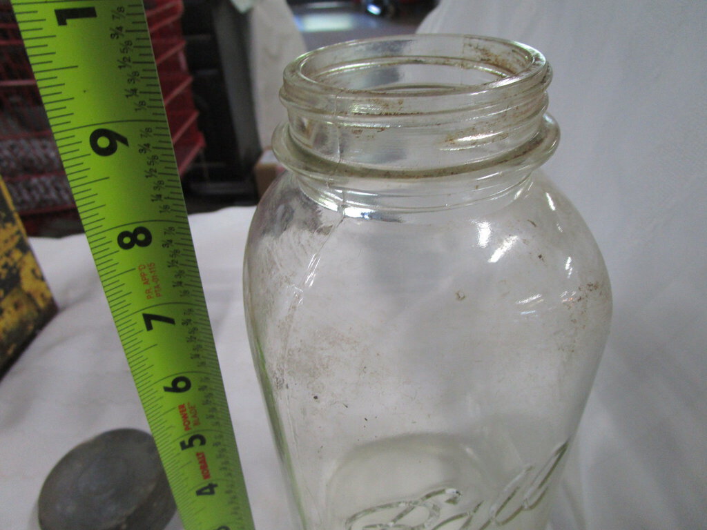 Circa 1923-1933 Ball Perfect Mason Clear Glass 2 Quart Jar with