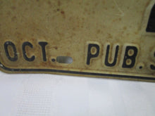 Load image into Gallery viewer, 1976 Mississippi Pub Ser Com 28762 Automobile License Plate Tag
