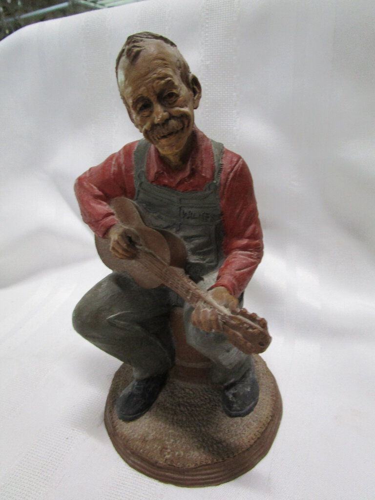 1987 Tom Clark 'Wilkes' #5002 Guitar Man Figurine