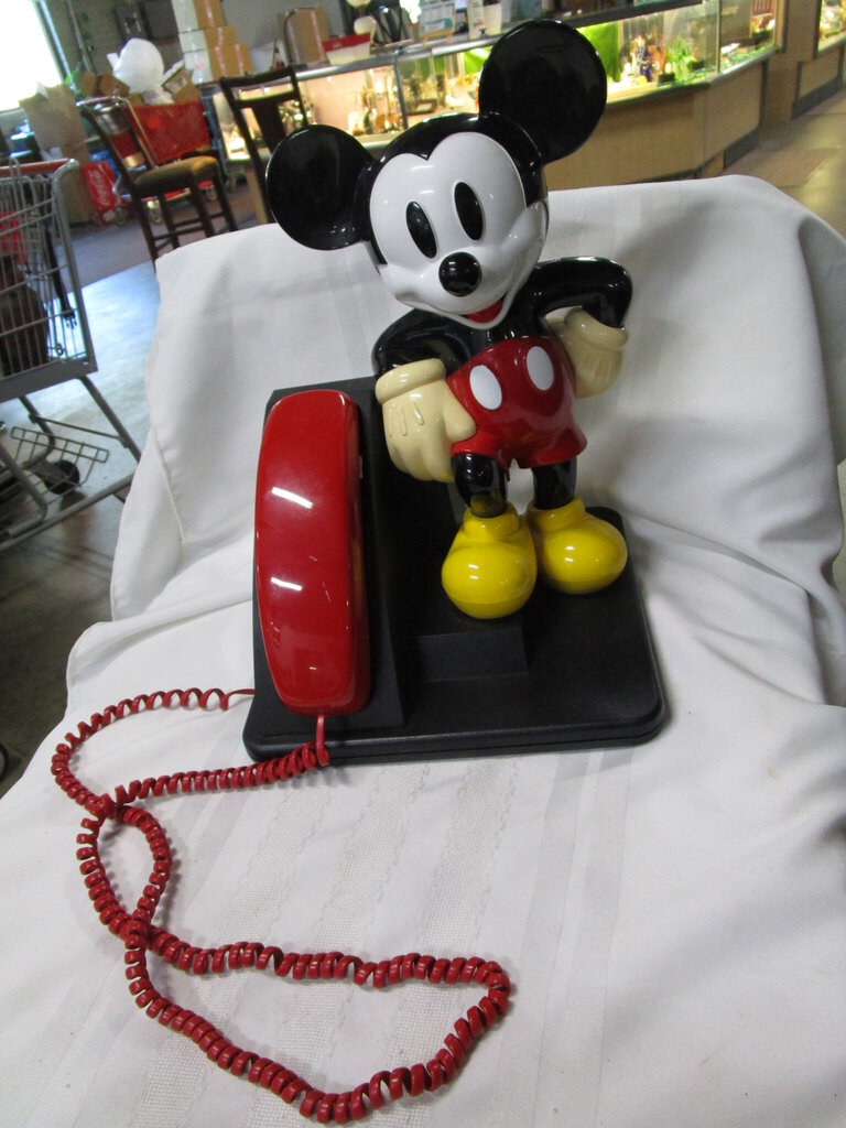 1990's AT&T Walt Disney Mickey Mouse Touch Tone Land Line Telephone