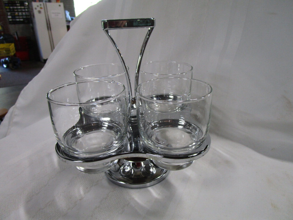 MCM Glass Carry Carousel with (4) Clear Highball Glasses
