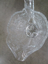 Load image into Gallery viewer, Vintage LE Smith Tiger Lily Clear Glass 48 Ounce Serving Decor Pitcher
