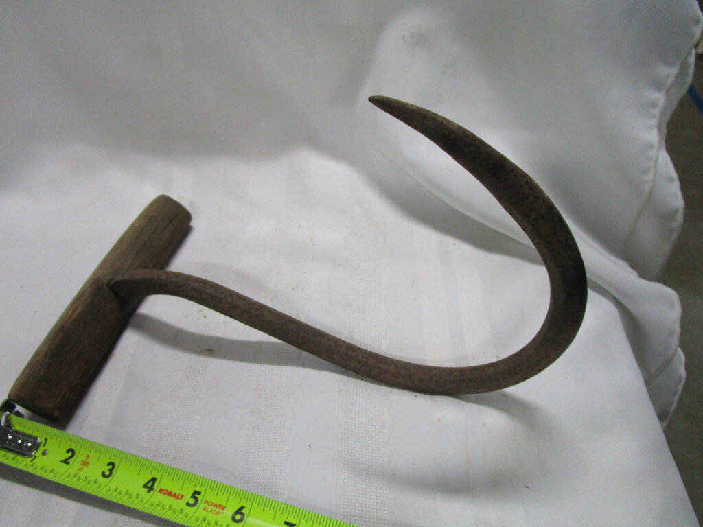 ANTIQUE HAY HOOK WITH WOOD HANDLE 7 LONG 5 LONG HANDLE