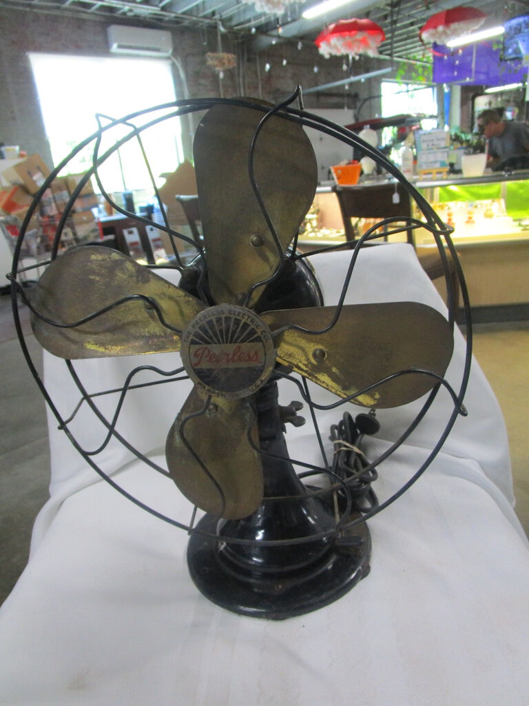 Vintage Peerless Electric Co. Brass Blade Electric Table Fan with Brass Blades Decor Fan
