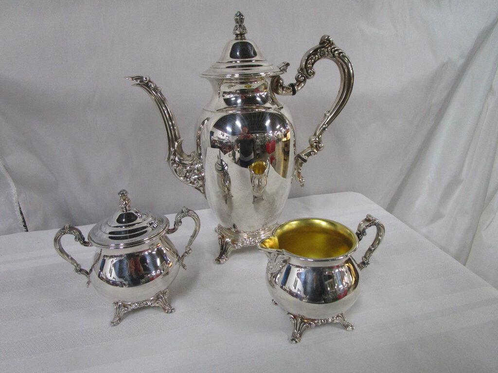 Vintage Oneida Silverplate Coffee Tea Pot and Creamer Sugar Serving Set