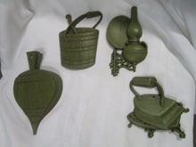 Load image into Gallery viewer, 1966 Sexton USA Green Metal Country Kitchen Art Wall Plaques
