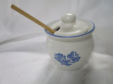Load image into Gallery viewer, Vintage Pfaltzgraff Stoneware Honey Jar with Wood Dipper
