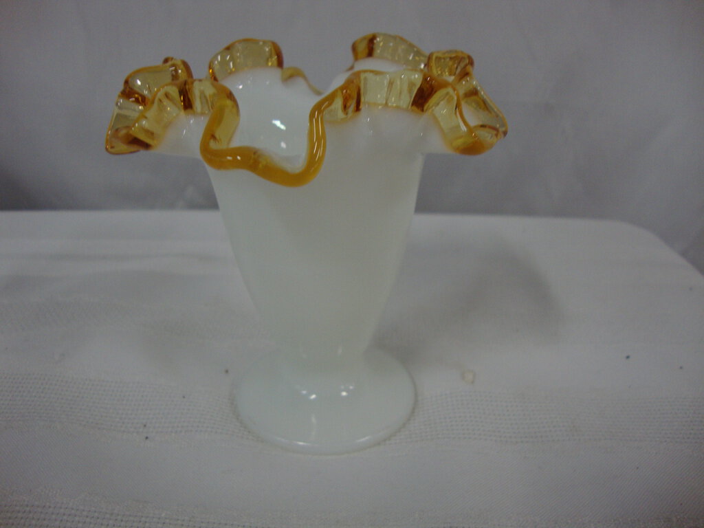 Vintage Fenton Gold Crest Small Pedestal Vase
