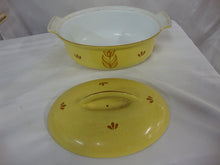 Load image into Gallery viewer, Vintage DRU Holland Cast Iron &amp; Enamel Tulip Covered Baking Dish
