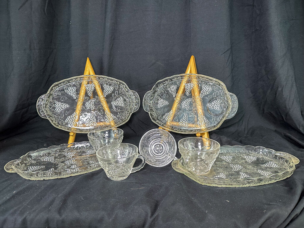 Vintage Anchor Hocking Snack Plate Set with Box