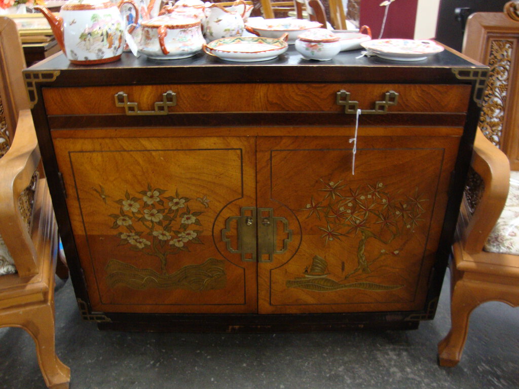 Vintage Bassett Furniture Oriental Wheeled Server Bar Cabinet