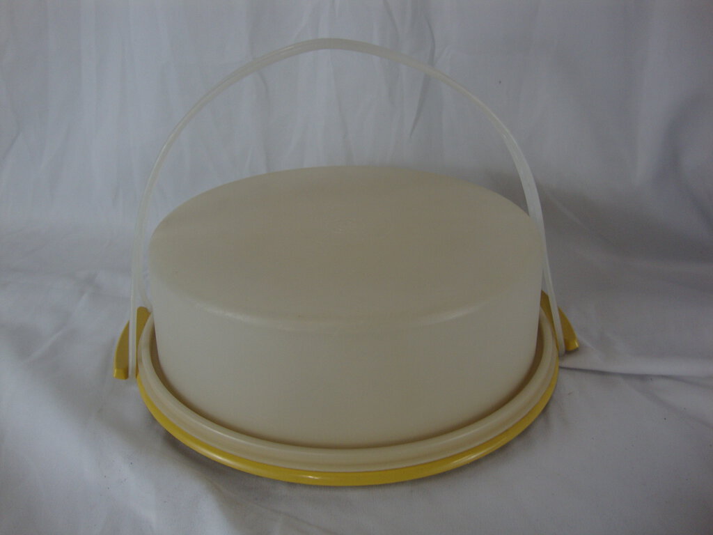 Vintage Tupperware Harvest Gold Plastic Pie Carrier with Frosted Plastic Dome and Handle