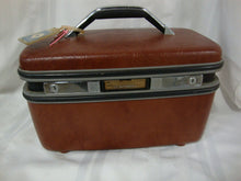 Load image into Gallery viewer, Vintage Samsonite Dark Brown Train Makeup Hard Case
