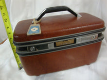 Load image into Gallery viewer, Vintage Samsonite Dark Brown Train Makeup Hard Case
