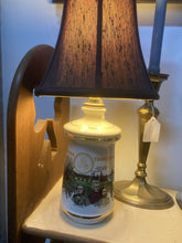 Load image into Gallery viewer, South Carolina 1970 Tricentennial Decanter Lamp
