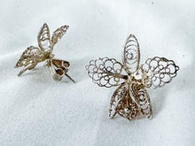 Load image into Gallery viewer, Vintage Sterling Silver Filigree Iris Flower Stud Earrings
