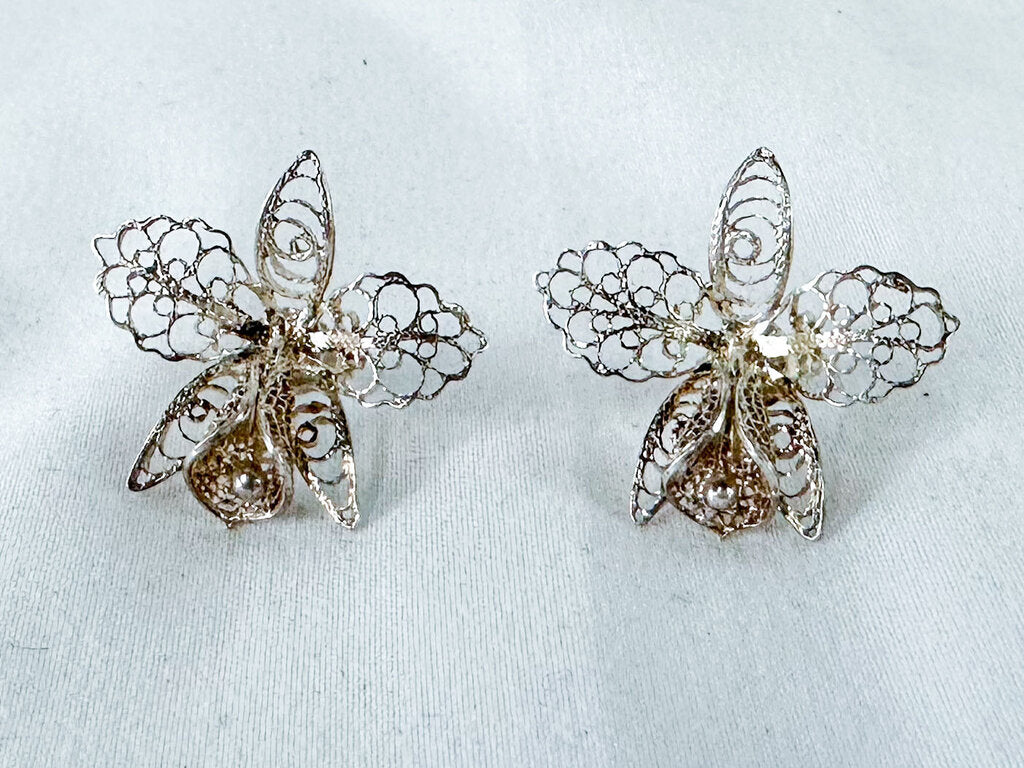 Vintage Sterling Silver Filigree Iris Flower Stud Earrings